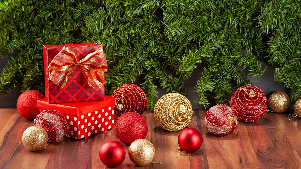 Seasonal Tea Gifting: What to Choose for Spring, Summer, Fall, and Winter